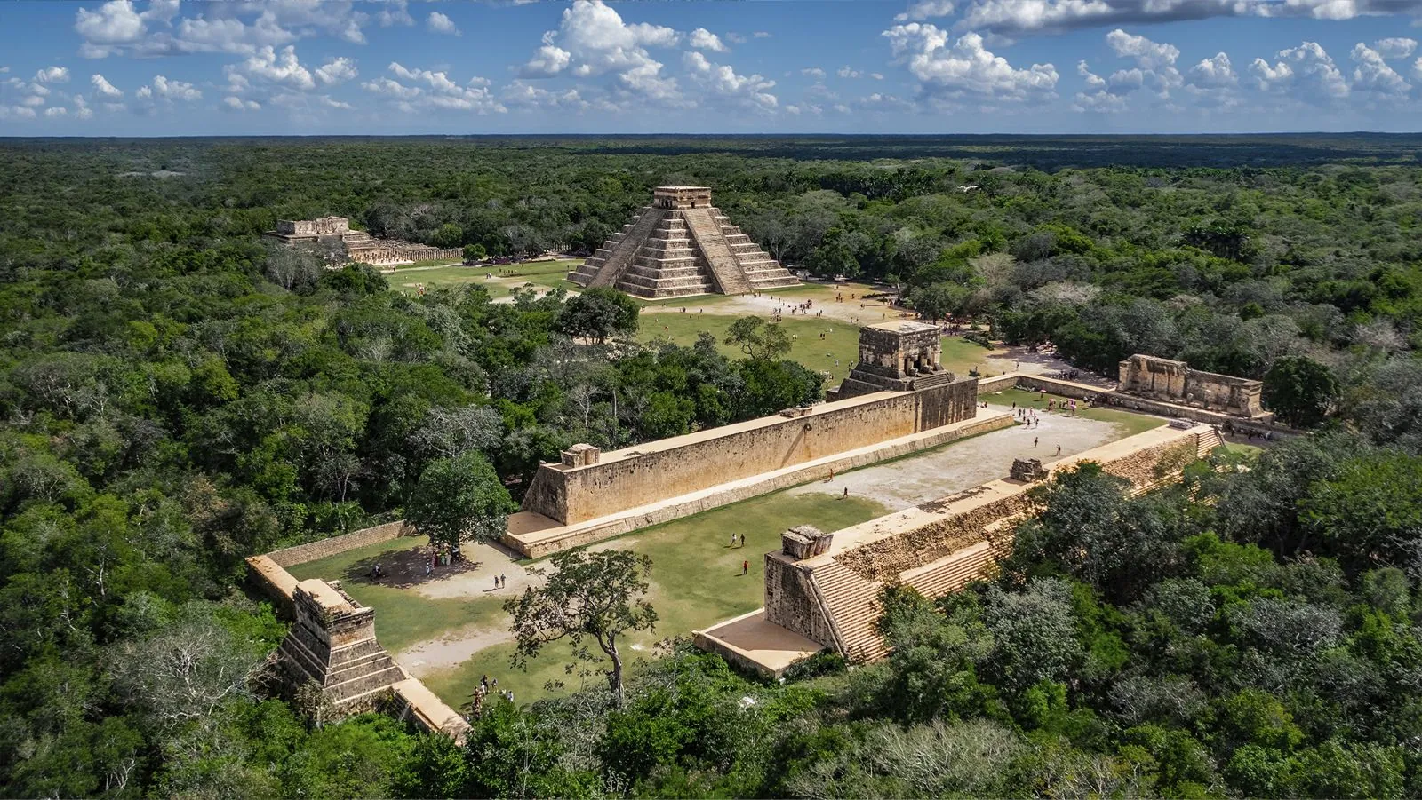Chichén Itzá and the Yalcobá cenote