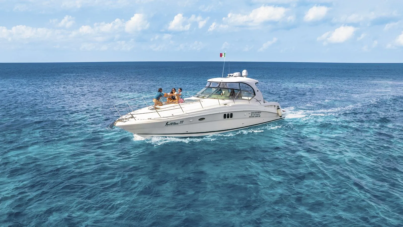 Romantic Luxurious Yacht Dinner