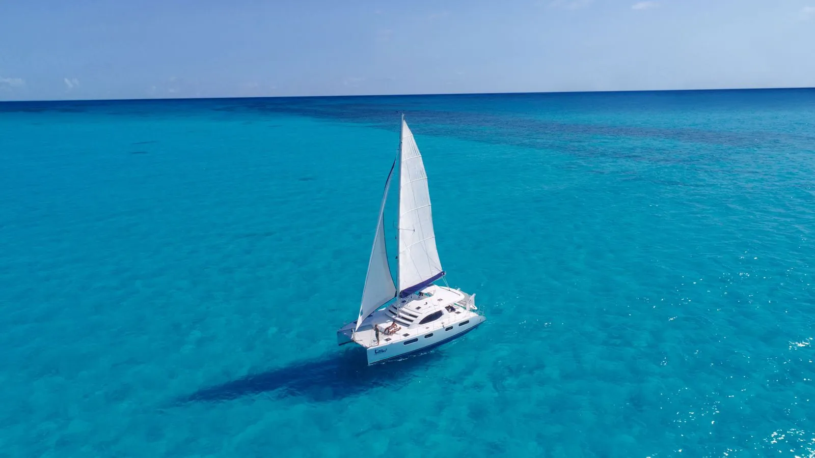 Isla Mujeres luxury sailing, 11:30 or 14:30